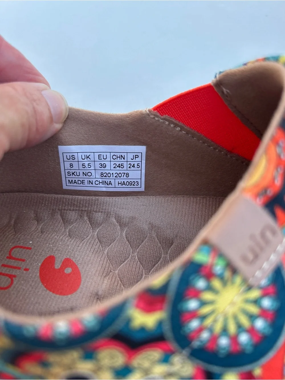 UIN Toledo Artistic Slip On Shoes Women’s Size 8 Colorful Mandala Comfort - Picture 2 of 5